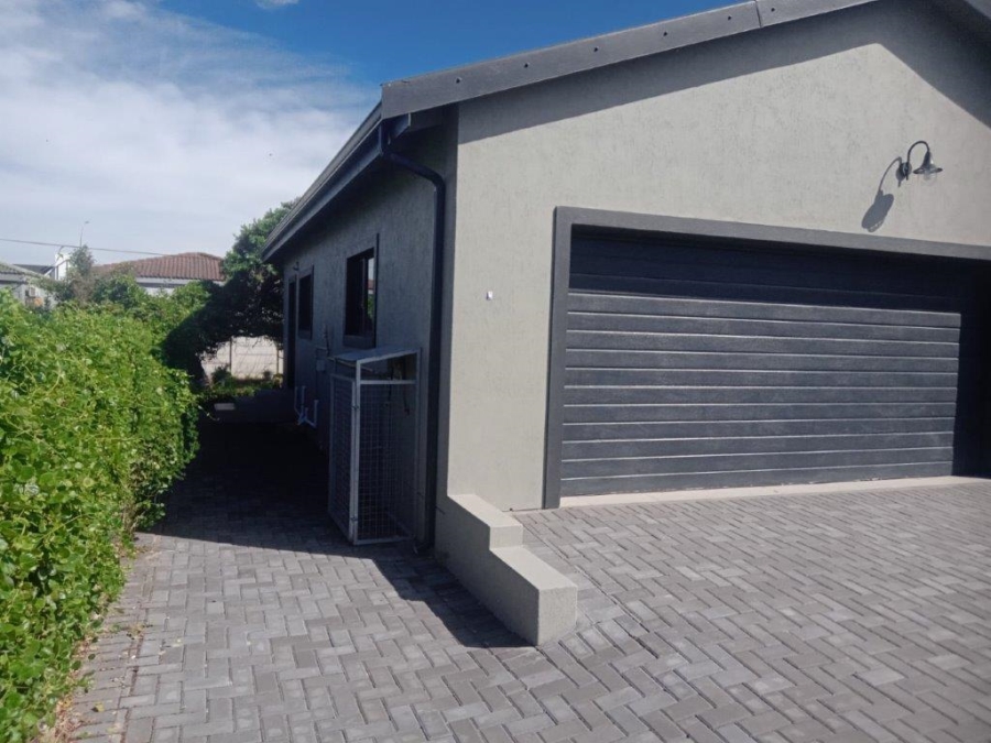 3 Bedroom Property for Sale in Aston Bay Eastern Cape